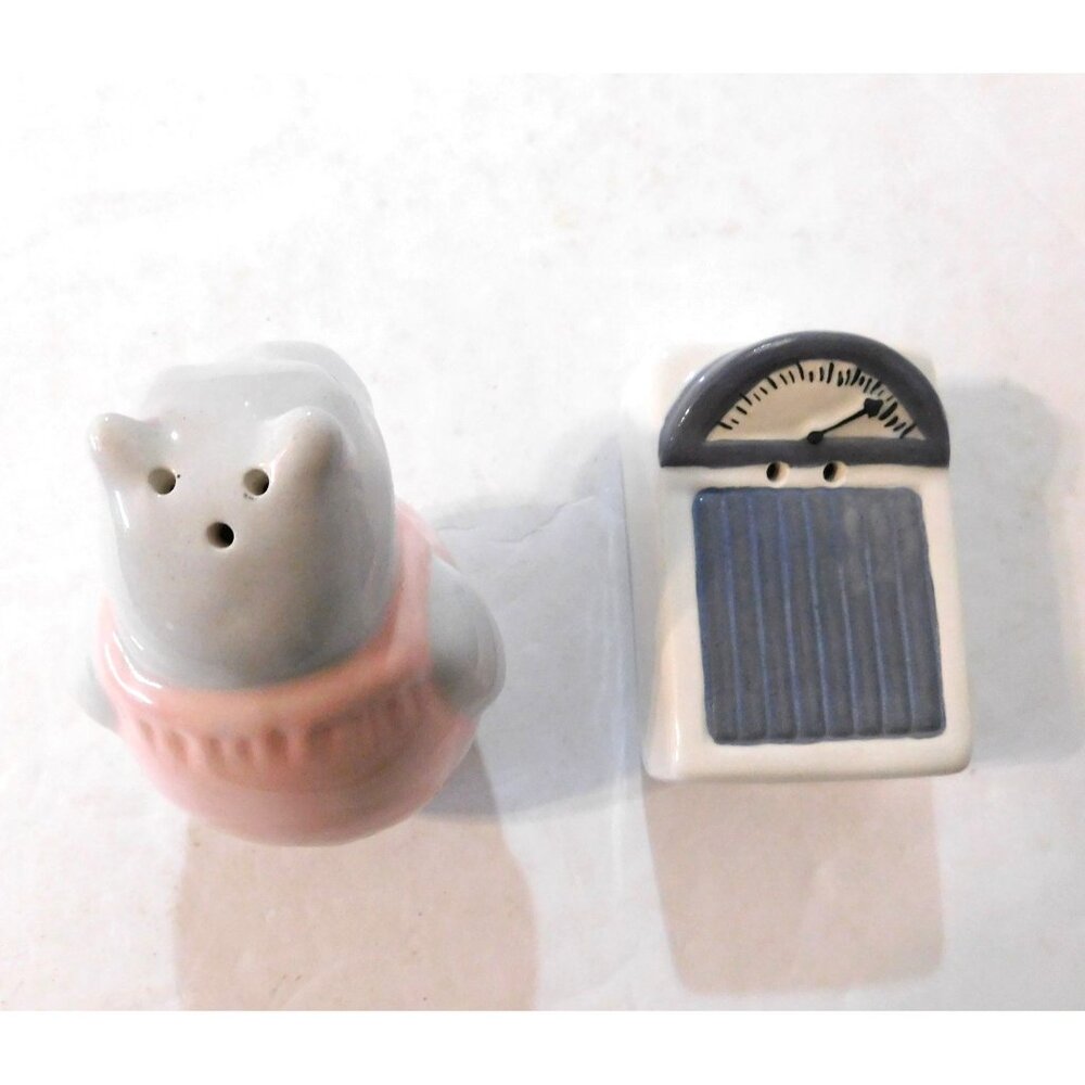 Clay Art Fat Chance Salt Pepper Shakers Hippo on the Scale 7565 Vintage 1992 - Picture 5 of 11